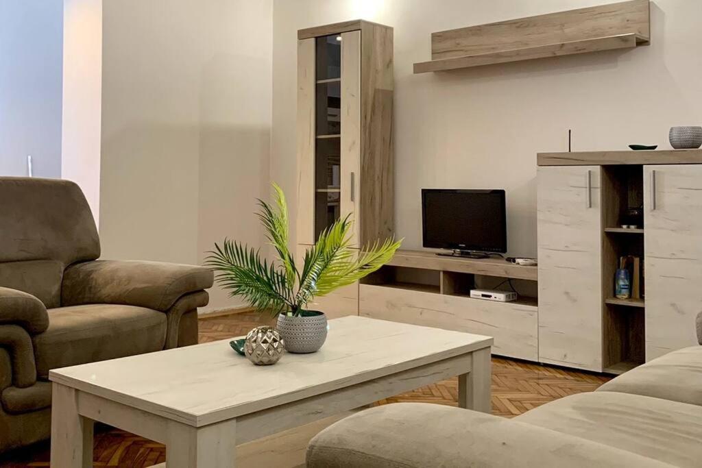 Central City Apartment Skopje Ngoại thất bức ảnh